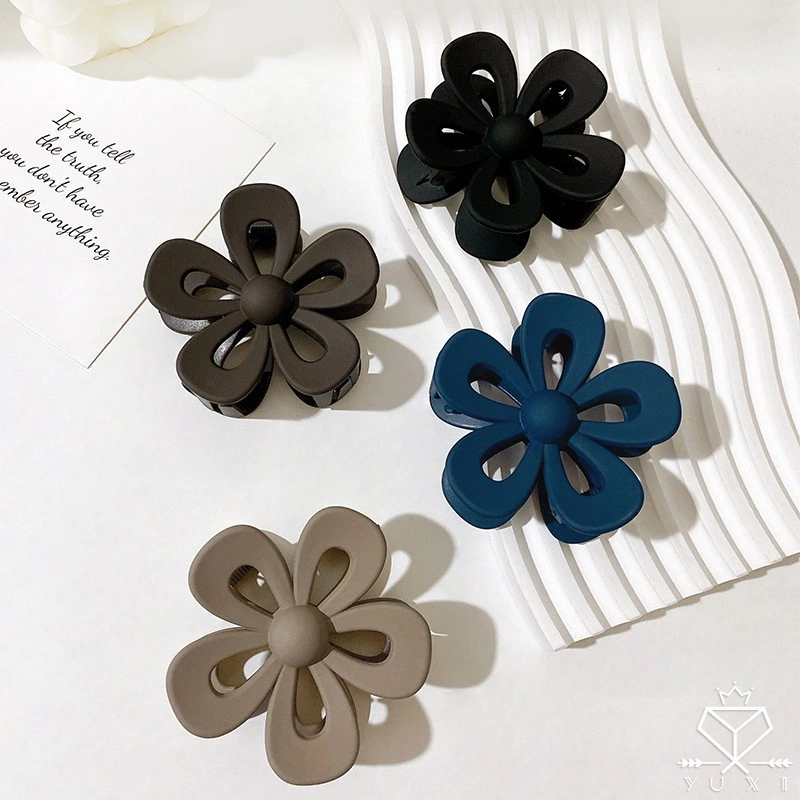 Hot Sale Women Flower Hair Clips Plastic Frosted Hollowed Matte Hair Claw Clips